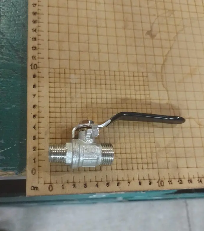 '8306004 LLAVE 3/8 X 1/2 IZQUIERDA